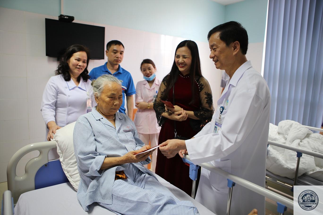 di ch&uacute;c của người nằm viện - H&igrave;nh 4