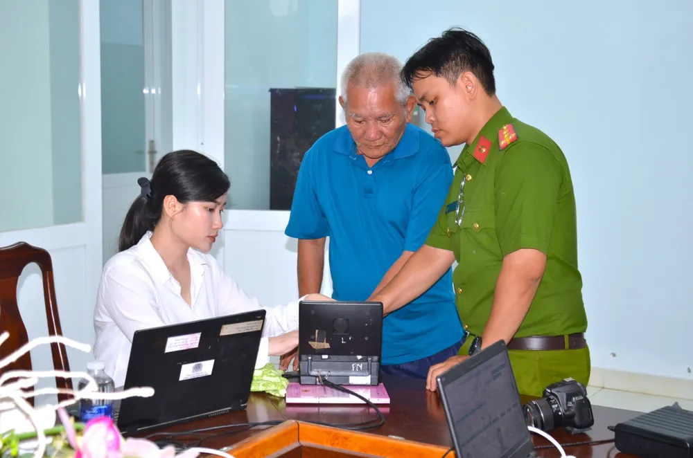 kh&ocirc;i phục giấy tờ c&aacute; nh&acirc;n - H&igrave;nh 2