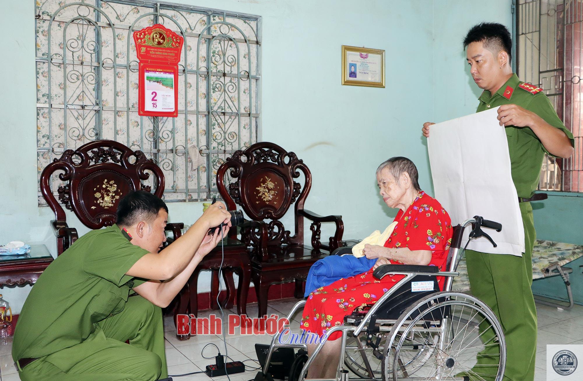l&agrave;m căn cước c&ocirc;ng d&acirc;n cho người gi&agrave; - H&igrave;nh 1