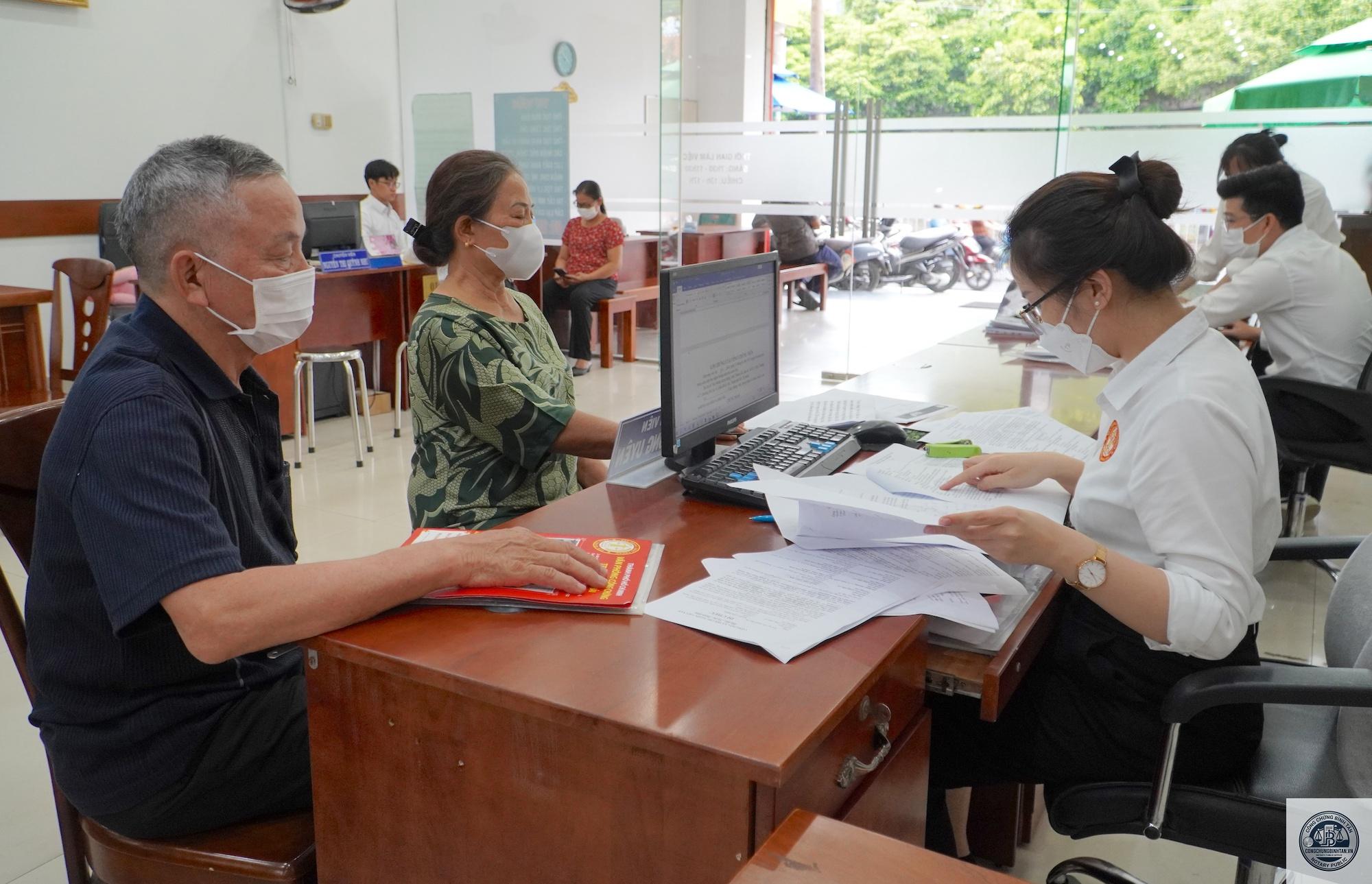 di ch&uacute;c chia t&agrave;i sản cho vợ v&agrave; con - Image 3